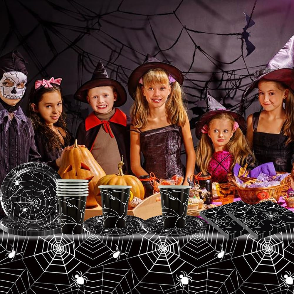 49 styks Halloween Spider Papir Bestiksæt Inklusiv tallerkener, servietter, glas og dug. Sort spisestel med desserttallerkener, servietter og glas.