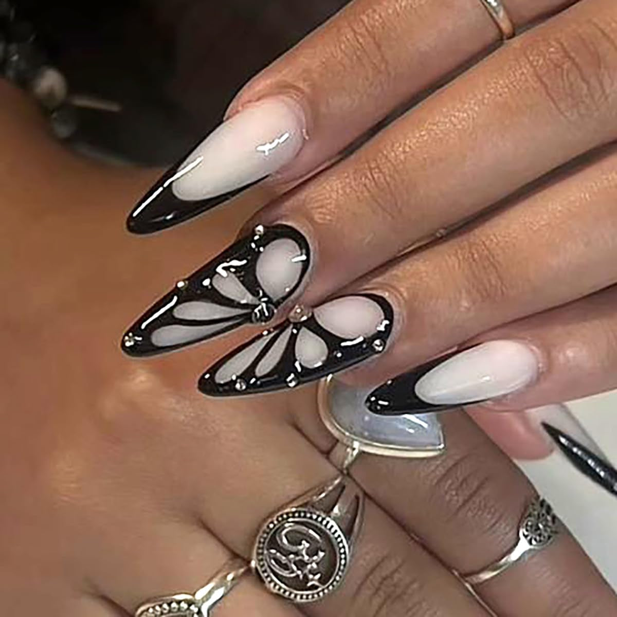 Moonglow Lange Negle Stiletto Mælkehvid Pink Gradient Glitter Cool falske negle med lim Pink Ombre Glitter Kunstige negle