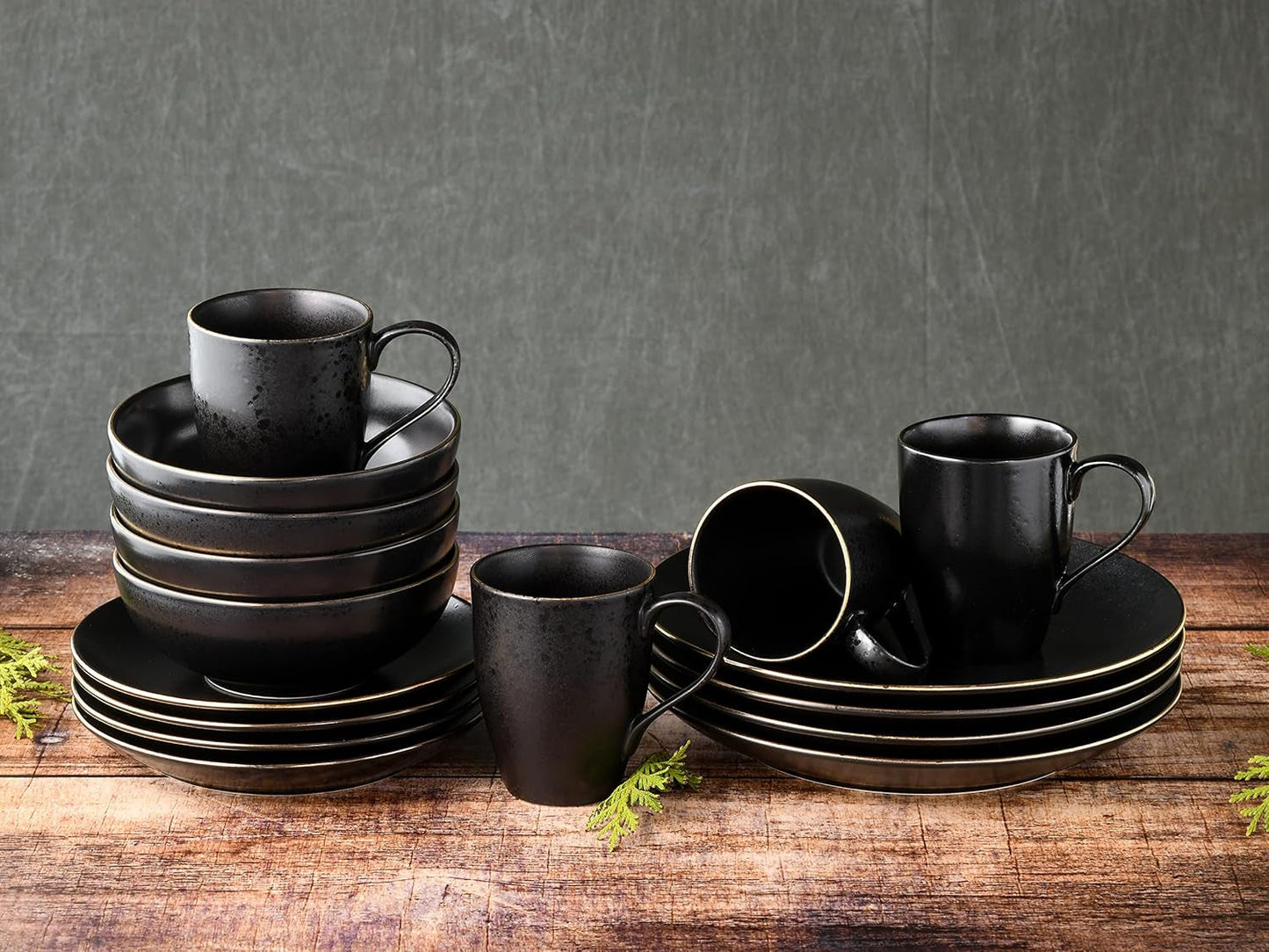 CreaTable, 22699, Industrial Gold BLACK Series, 16-delt porcelænssæt til 4, Porcelæn Combo Service, Tåler opvaskemaskine og mikroovn, Kvalitetsfremstilling