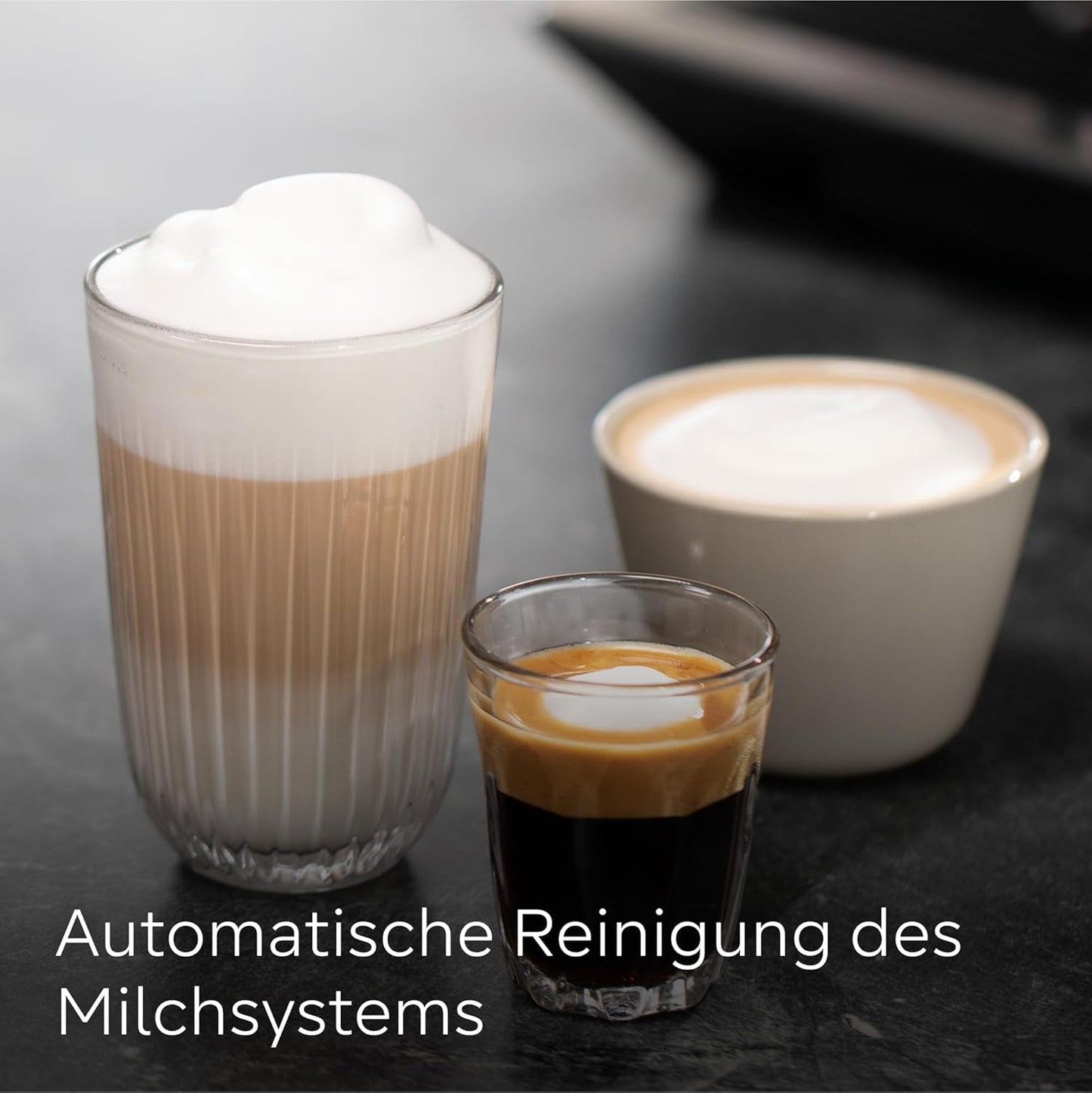 Siemens EQ700 fuldautomatisk espressomaskine, stor TFT-farveskærm, 36 varme og kolde drikke, koldbryg, 2 kops funktion, app kontrol, automatisk rengøringssystem, sort rustfrit stål, TQ717D03