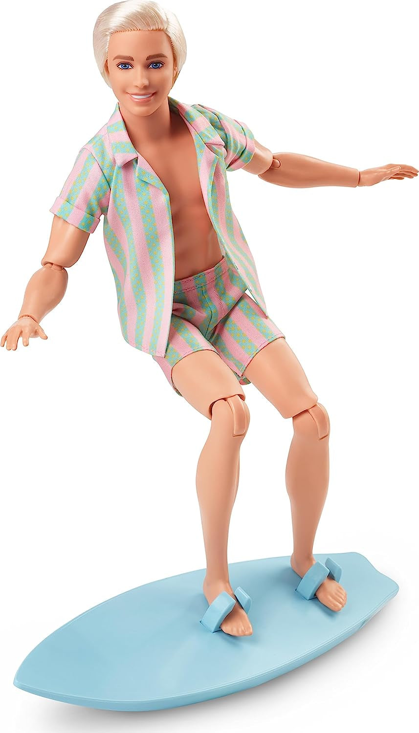 Barbie the Movie - Dukkefilmfans, Ken Doll, samlerdukke med surfbræt og sneakers, bevægelig krop, platinblondt hår, egnet som gave til 3-årige børn, HPJ97 Naty Shop-dukker