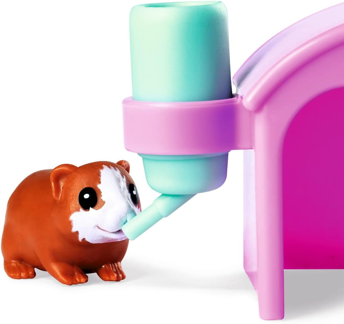 Simba Evi elsker Marsvin Legedukke med to marsvin og hus, vandflaske og gulerødder, 12 cm, 3+