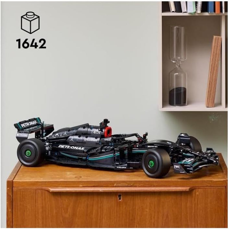 LEGO Technic Mercedes-Amg F1 W14 E præstationssæt til voksne, racerbil i skala, samleobjekter til hjemmet eller kontoret, Formel 1-gaver til mænd, kvinder 42171 Byggesæt Besuche den LEGO-Store