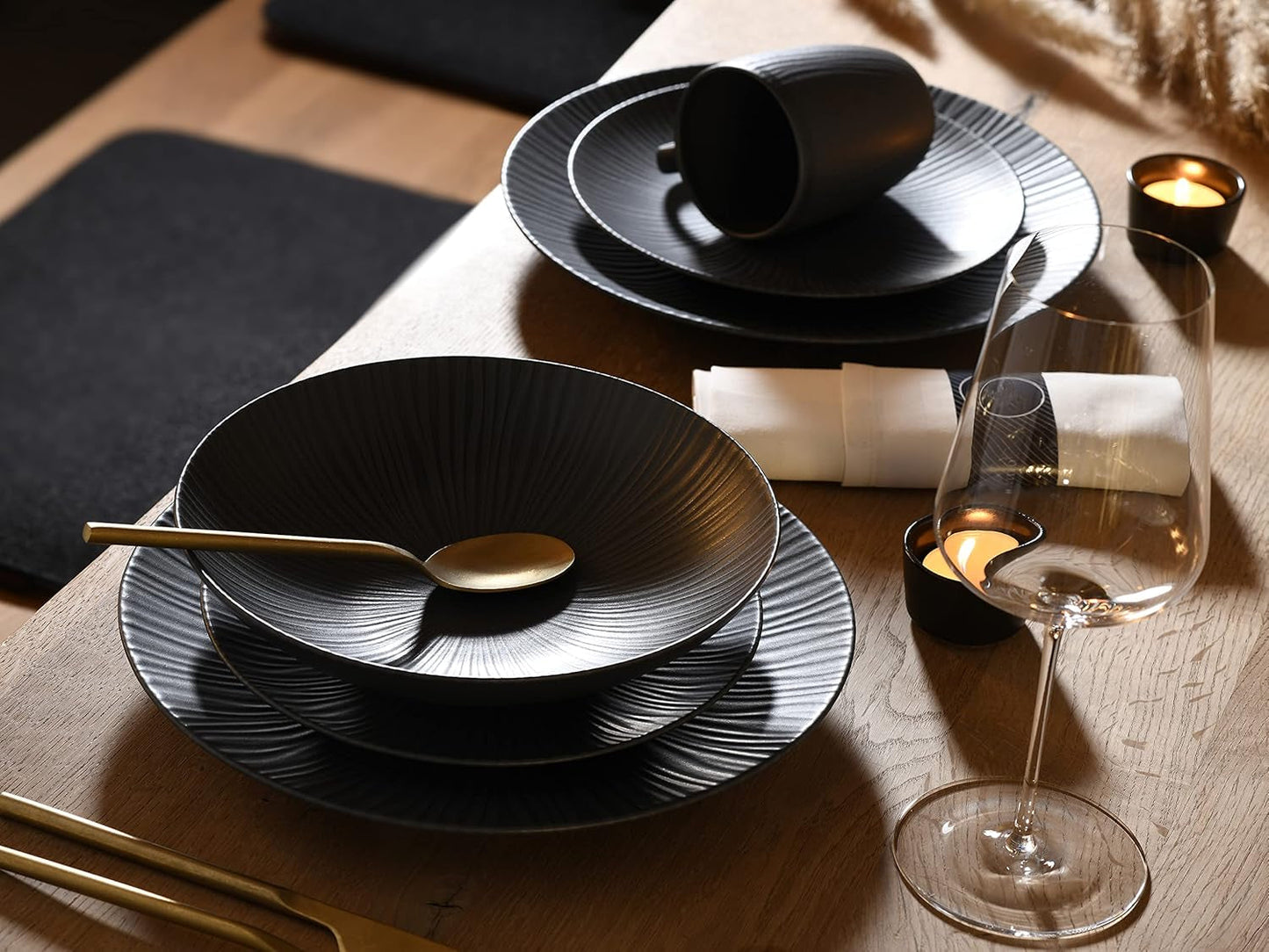 CreaTable, 20537, Vesuvio Black Series, 16 dele stel, porcelænskombinationsservice, tåler opvaskemaskine og mikroovn, fremstillet i Portugal