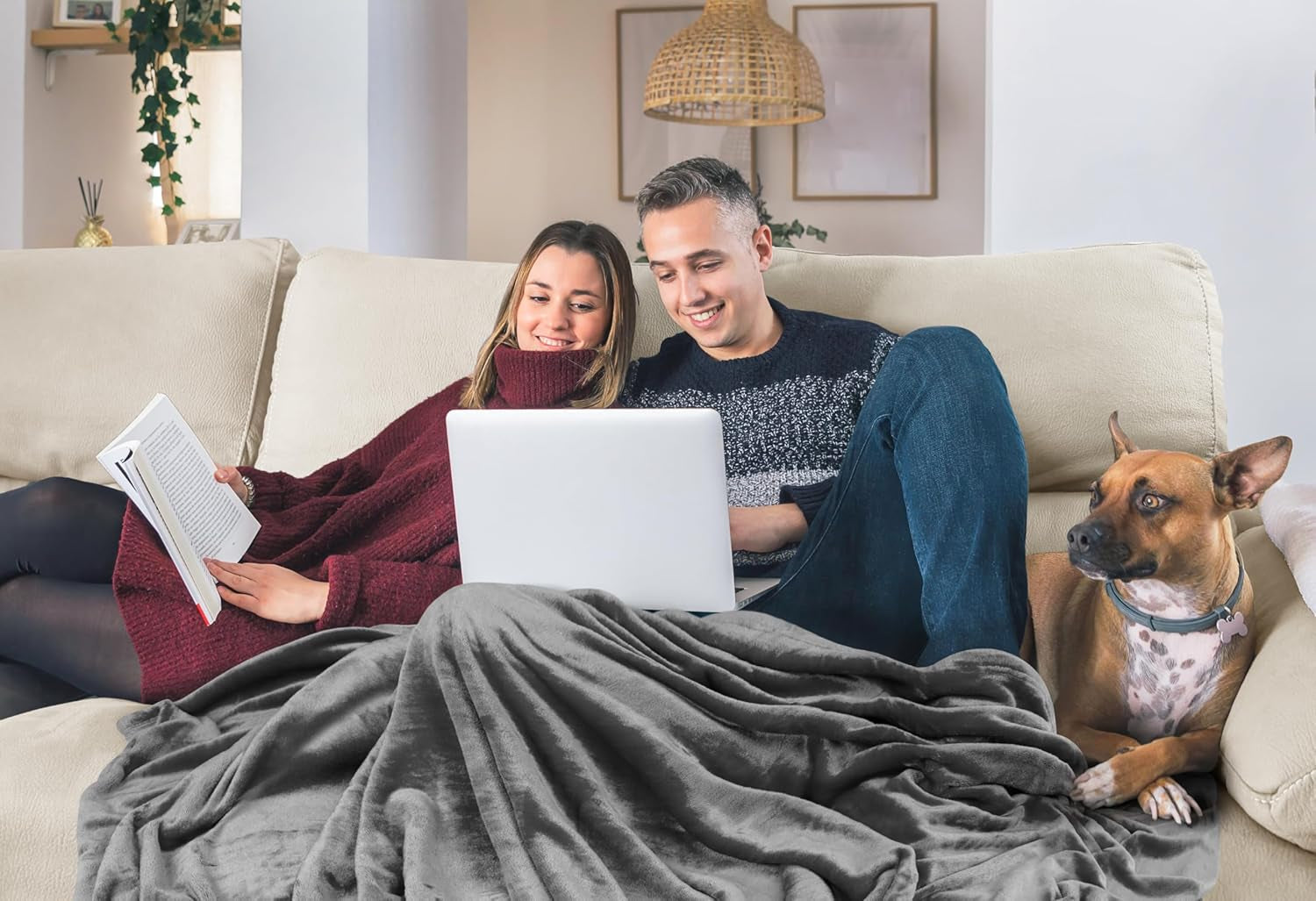 Utopia sengetøj Hyggeligt fleecetæppe [228X228 Cm, Grå] Blødt, let, varmt og luftigt tæppe Komfortabelt og åndbart tæppe til sengesofa Sofasenge og tæpper Besuche den Utopia Sengetøjsbutik