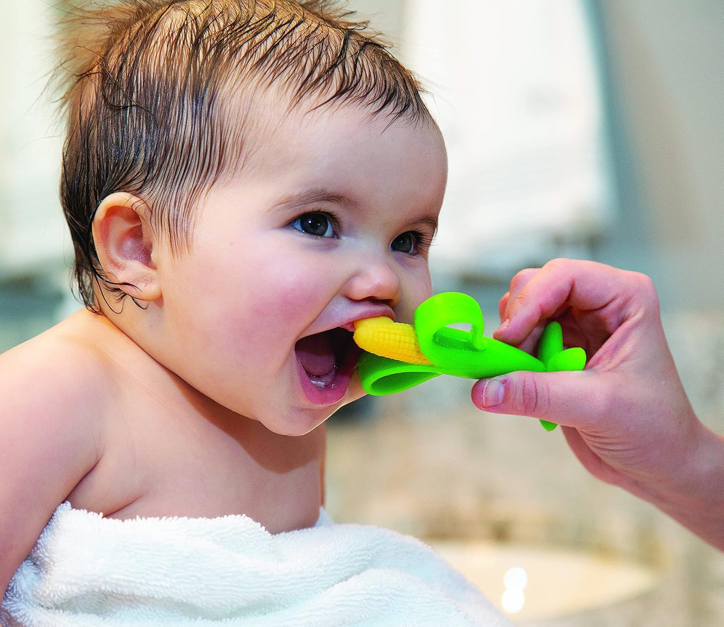 Nuby - Corn Cob Teething Aid - 3M+, Multicolor