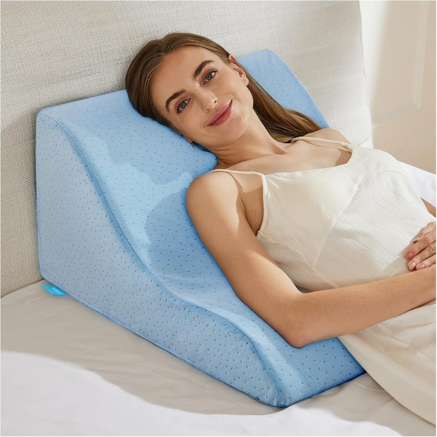Læsepude til seng og sofa - Memory Foam fjerpude - Ergonomisk rygpude - Perfekt til at støtte din ryg, mens du slapper af, leger, læser eller ser tv - Bred