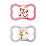MAM Air Silikonesut 2 Pack Ekstra let og luftigt design Tandvenlig babysut Lavet af MAM SkinSoft Special Silikone med sutteæske 6-16 måneder Bjørn/næsehorn