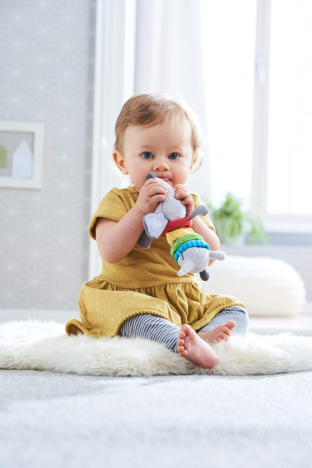 HABA 304771 - Rangle gravhundefigur, stof babylegetøj med ranglemotor, legetøj fra 6 måneder Legetøj Bebe Naty Shop
