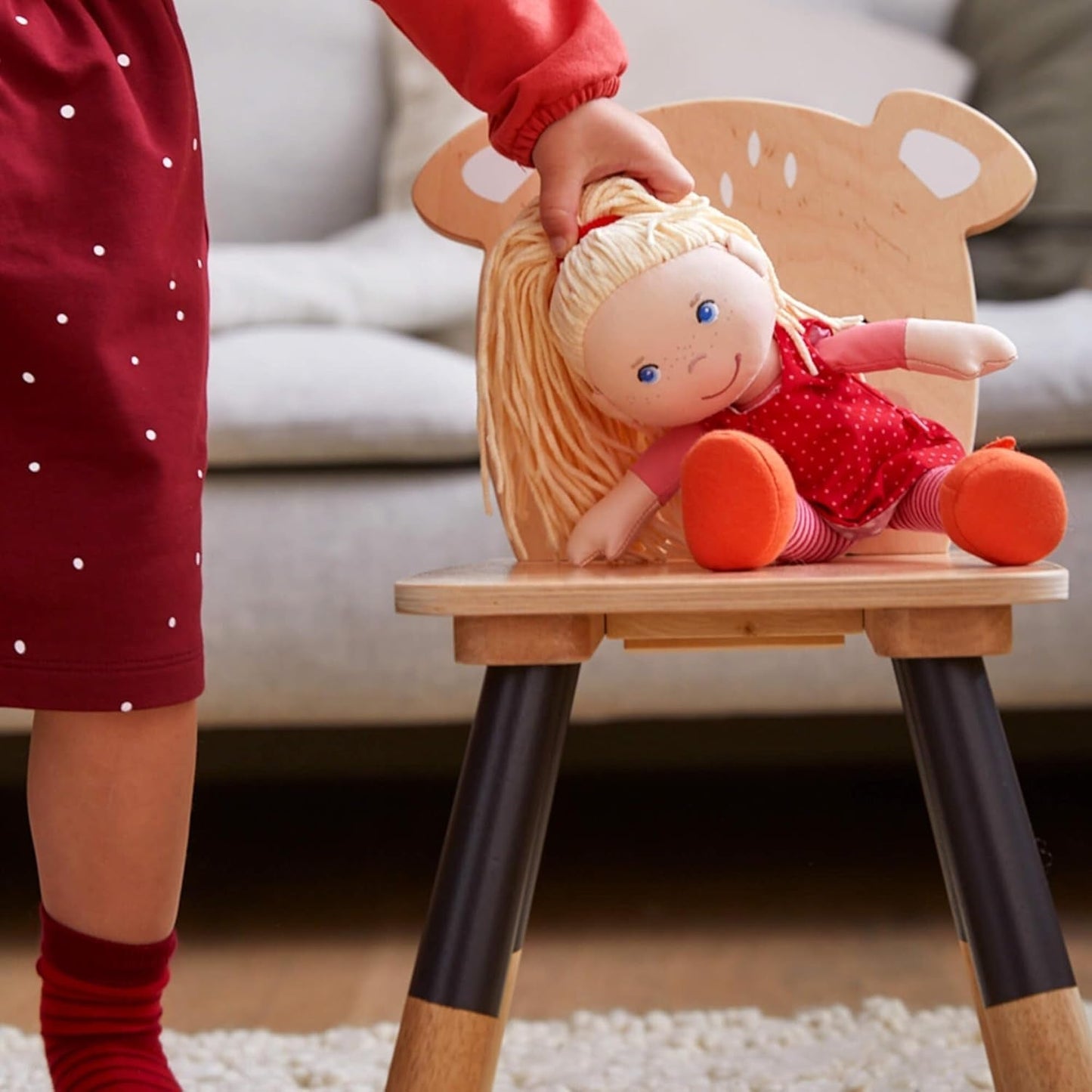 HABA 302108 - Annelie dukke, stofdukke med tøj og hår, 30 cm, legetøj fra 18 måneder, rød Dolls Naty Shop