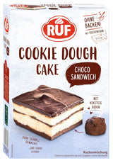 RUF Cookie Dough Cake Ohne Backen, Tortenboden Aus Keksteig Mit Frischkäse-Creme Und Schokoladenstückchen, Inkl. Kuchenform, 1X325G Blanding til bagning og madlavning Naty Shop 320 G (1Er Pack) Cookie Dough Sandwich