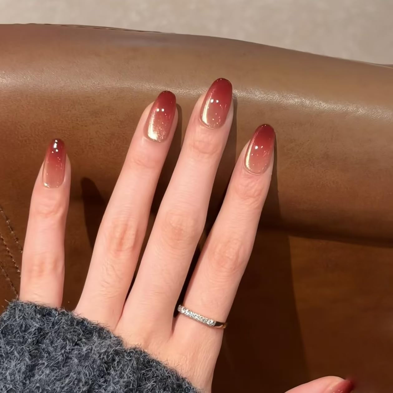 Moonglow korte magnetiske falske negle, pink mandelrød gradient glitter katteøje med lim, pink rød ombre glitter fototerapi kunstige negle til kvinder og piger