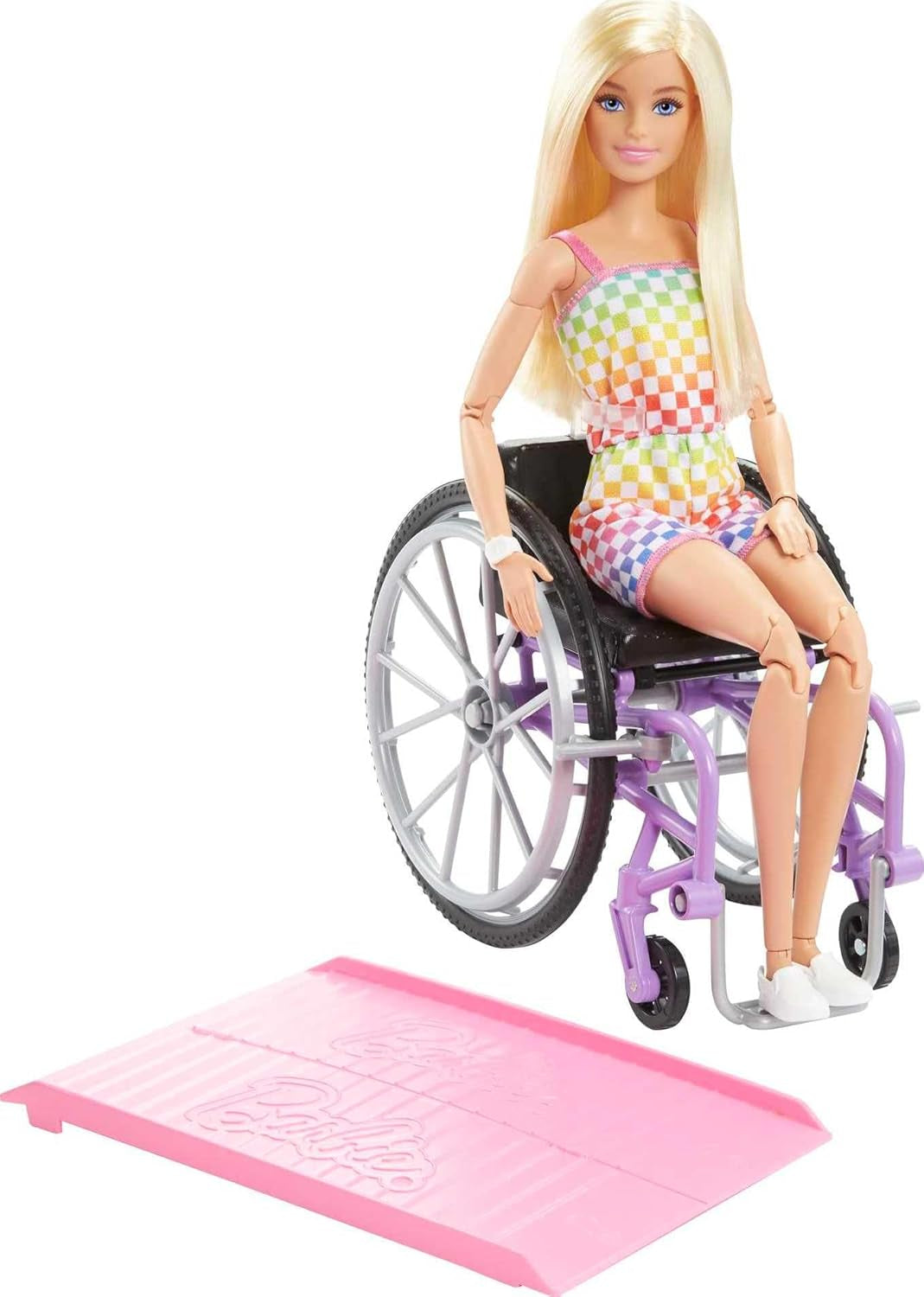 Barbie Fashionista dukke, blont hår og regnbue jumpsuit, kørestol og rampe inkluderet, dukkegave til børn, legetøj fra 3 år og opefter, HJT13