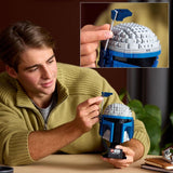 LEGO Star Wars 75408 Jango Fett-hjelm - Mandalorian-byggesæt til voksne - Model med stativ, navneplade og justerbar antenne - Gave til Attack of the Clones Fans Byggesæt Besuche den LEGO-Store