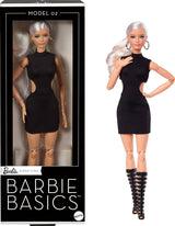 Barbie Basics Model 2 samlerdukke med blondt hår, sort minikjole og gladiatorstøvler, Universal Fit Fashion, bevægelig krop og udskifteligt hoved, JBH71 Naty Shop Dolls Standardtitel