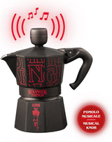 Bialetti Moka Express Stranger Things 3-kopps kaffemaskine, Musikknap med USB-C opladningsfunktion, Ikke egnet til induktionskogeplader, 3 kopper (130 ml), Sort