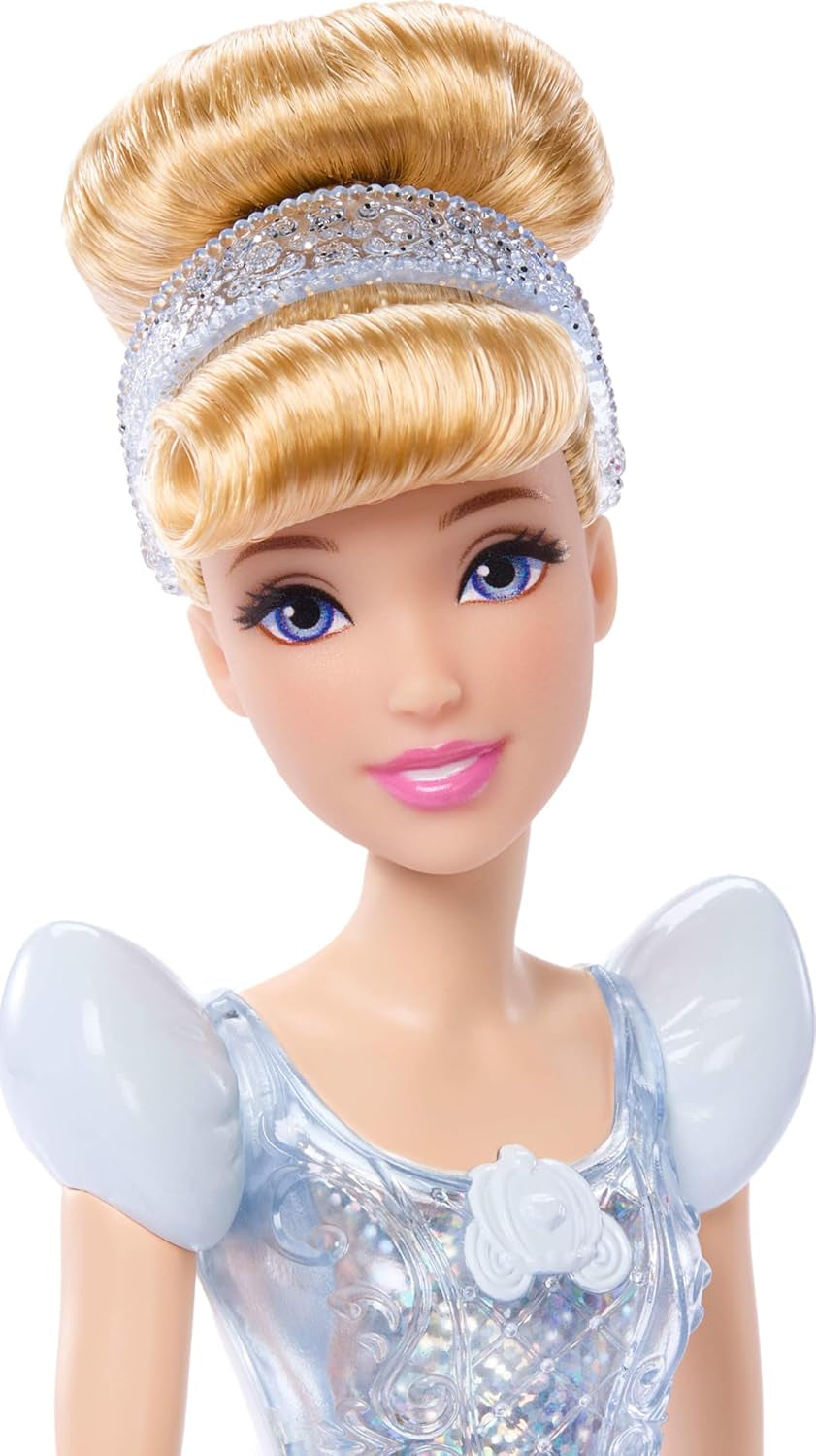 Mattel DISNEY Princess Askepot - Leddukke med funklende outfit, aftagelige sko og tiara, kæmmet hår til stylingsjov, til børn fra 3 år og opefter, HLW06