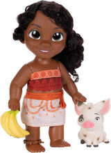 Jakks Pacific Moana 2 Lillesøster Simea Dukke og Pua figurlegesæt 27 cm højt, inkluderer 1 dukketøj, 1 Pua, 1 plastikbananbundt, anbefales til 3 år og opefter