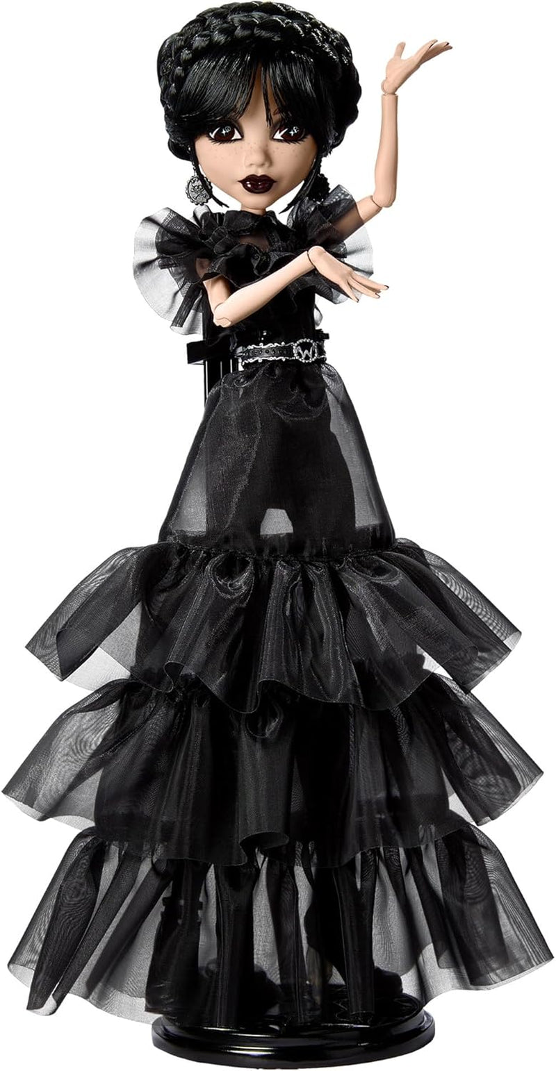 Monster High Wednesday Doll, Rave'N Wednesday Collectible Figur i sort gotisk kjole inspireret af dansescenen, premium tilbehør og dukkestativ, HXJ03 Naty Shop Dolls Standardtitel