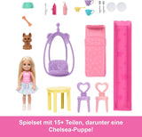 Barbie Chelsea dukkehus med 15+ tilbehør, pop-up-hus udvides til over 42 x 33 cm med 5 legeområder og en rutsjebane, med en lille dukke og en hund, JFW49
