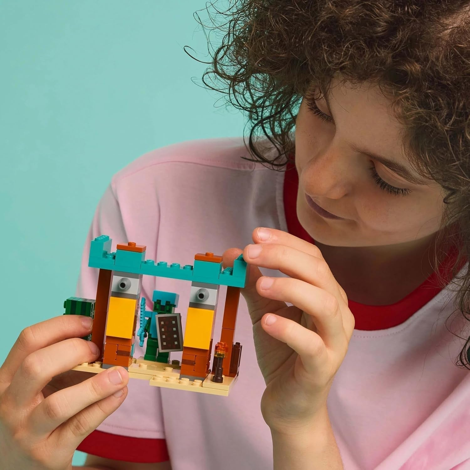 LEGO Minecraft The Illager Desert Patrol videospilsæt til børn, udpost minilegetøj og tre minifigurer inklusive plyndrer, tjener og kaktusridder 21267 byggesæt Besuche den LEGO-Store