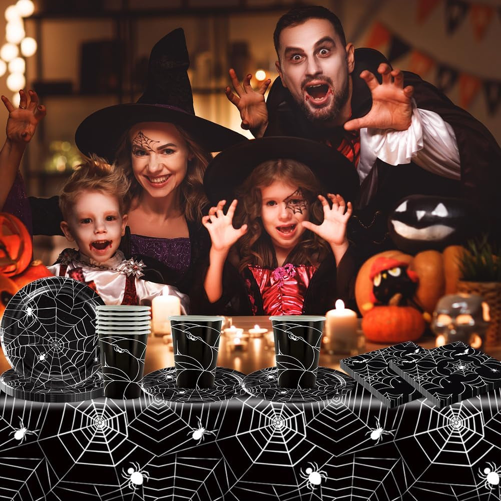 49 styks Halloween Spider Papir Bestiksæt Inklusiv tallerkener, servietter, glas og dug. Sort spisestel med desserttallerkener, servietter og glas.
