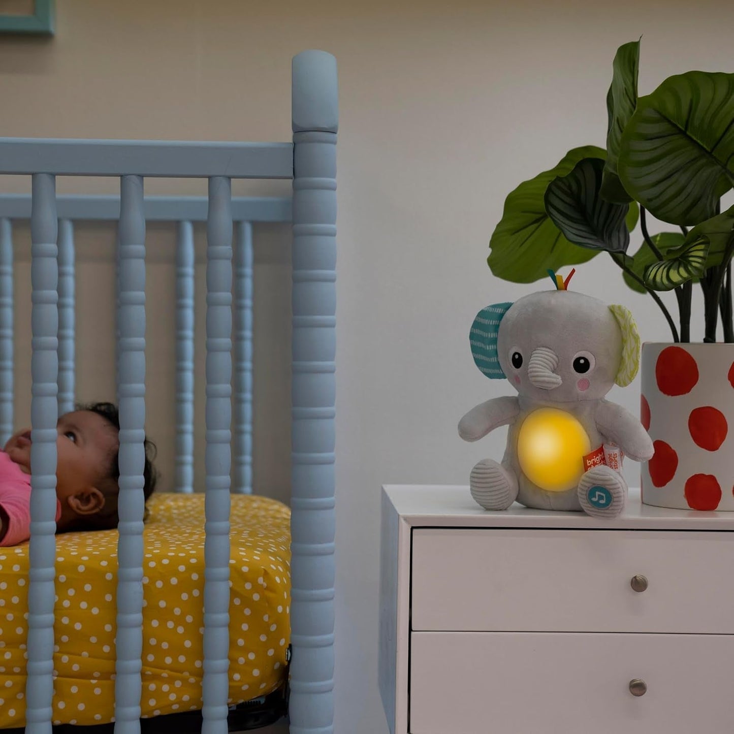 Bright Starts, kram-a-bye babyelefantlegetøj med lys, sange, forskellige teksturer og mere, multi-farvet legetøj Bebe Naty Shop