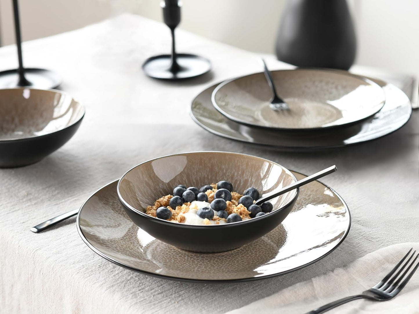 CreaTable, 24464, Malmø Beige-serien, 18-delt porcelænssæt til 6, tallerkensæt af stentøj, Tåler opvaskemaskine og mikroovn, Kvalitetsfremstilling