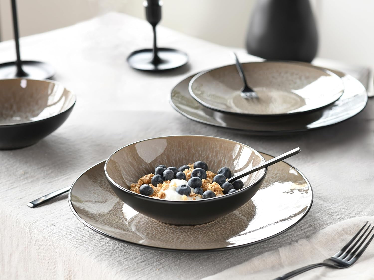 CreaTable, 24464, Malmø Beige-serien, 18-delt porcelænssæt til 6, tallerkensæt af stentøj, Tåler opvaskemaskine og mikroovn, Kvalitetsfremstilling