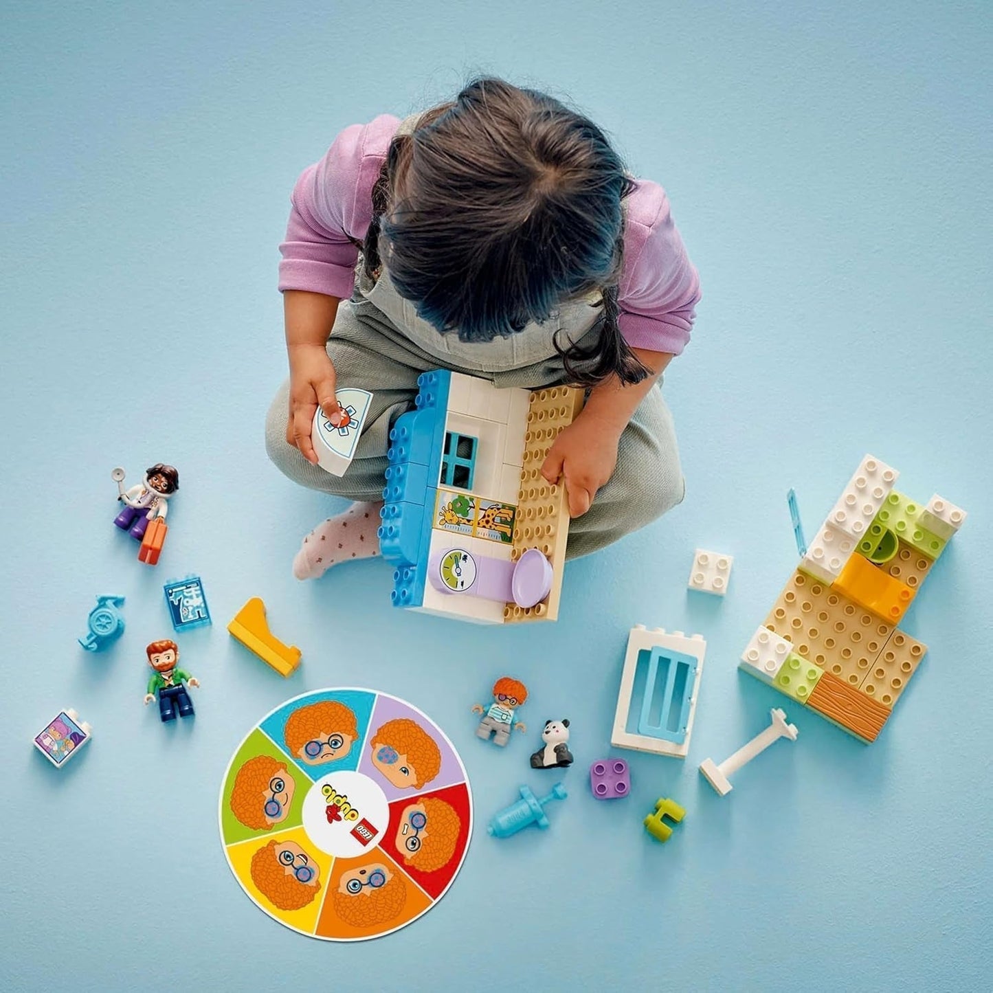 LEGO DUPLO Town Første besøg hos lægen, byggelegetøj, legesæt til fremme af finmotorik, gave til småbørn 2 år, pædagogisk legetøj, hospitalsrollespil 10449 byggesæt Besuche den LEGO-Store