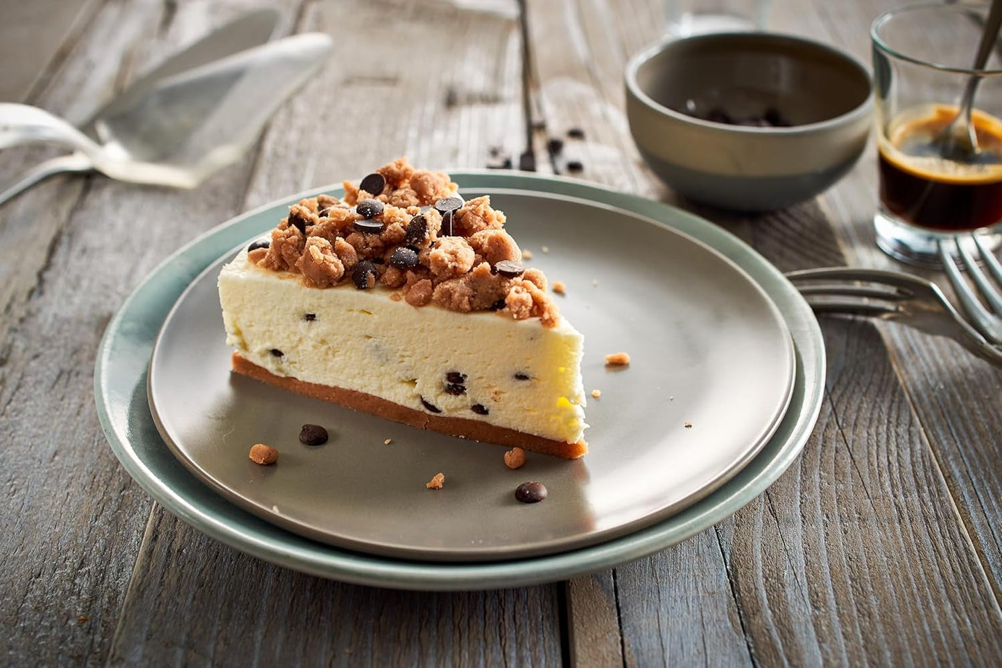 RUF Cookie Dough Cake Ohne Backen, Tortenboden Aus Keksteig Mit Frischkäse-Creme Und Schokoladenstückchen, Inkl. Kuchenform, 1X325G Blanding til bagning og madlavning Naty Shop