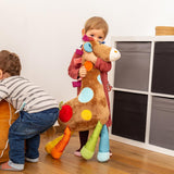 SIGIKID 42863 Giraffe XXL babylegetøj, PlayQ pædagogisk legetøj, plyslegetøj med bidering, rangle, spejl, knirkende, til babyer og børn fra 3 måneder, multifarvet/giraf 72 cm legetøj Bebe Naty Shop