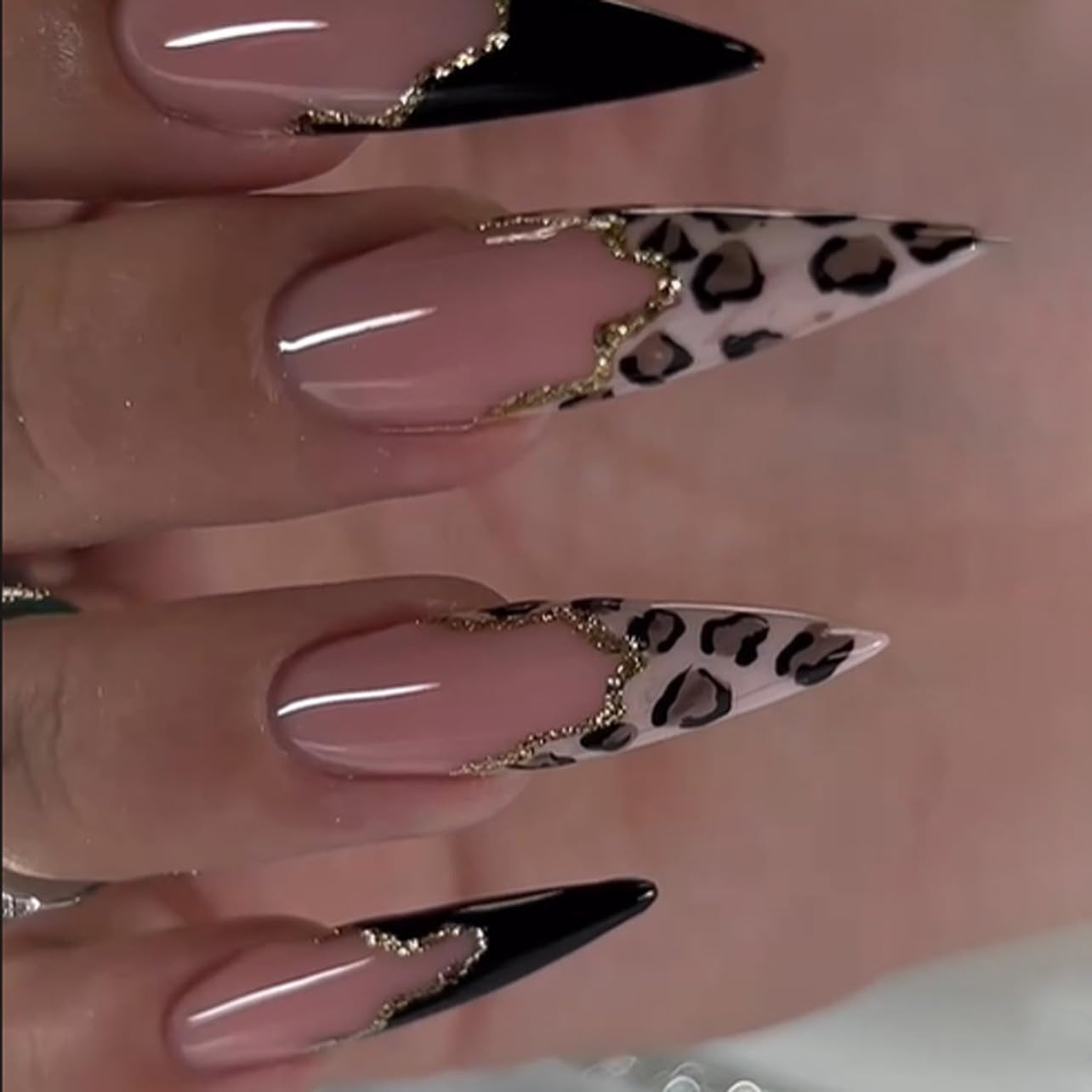 Moonglow Lange Negle Stiletto Mælkehvid Pink Gradient Glitter Cool falske negle med lim Pink Ombre Glitter Kunstige negle