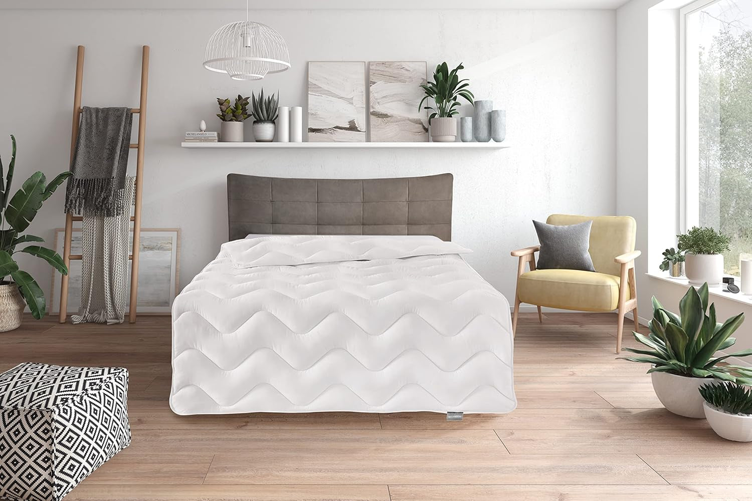 Traumnacht basistæppe 4 sæsoner, Til hver sæson, Med behageligt blødt mikrofiberbetræk i 135 X 200 Cm, Hvidt, Oeko Tex certificeret, Udviklet i Tyskland Dyner og dyner Naty Shop