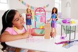 Barbie Fashion Boutique legesæt - foliemønsterdukke, over 150 originale looks, inkluderer 2 bluser og 5 folieark, tøjstativ og kreditkortlæser, 3+, HKT78