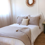 Nyd hjemmetæppe, beige, naturligt, med 4 jute pomponer, 90 X 190 cm, 100 % bomuld, Oeko-Tex certificeret, Panama Collection Naty Shop tæpper og dyner