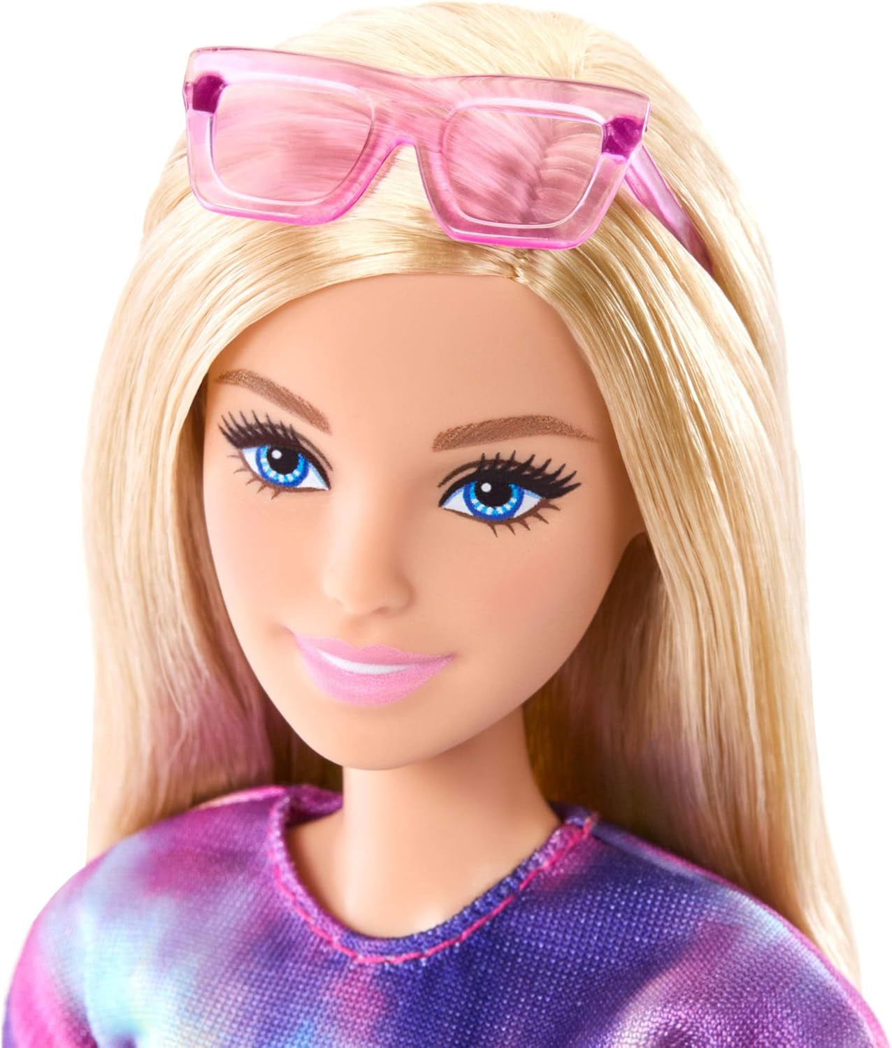 Barbie Mysteries: Malibu Beach Detectives dukke med signaturoutfit og tilbehør, inklusive solbriller, JFV63