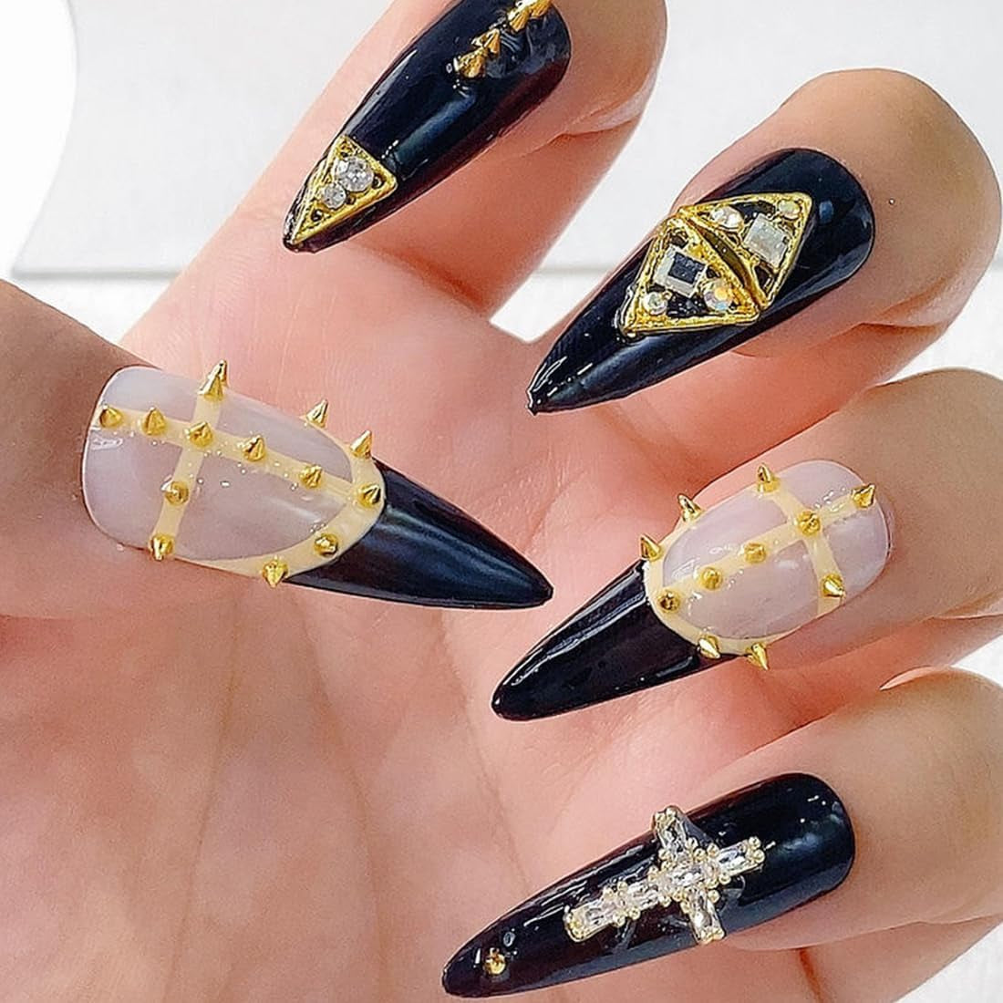 Mini Metall Nieten Punk Nail Charms Guld Silber Strasssteine ​​Nägel Charm Kegel Spikes Nagelschmuck Glitzersteine ​​Nail Art Studs Nagel Steine ​​Legierung Nagelanhänger Rhinestones Nageldesign Zubehör