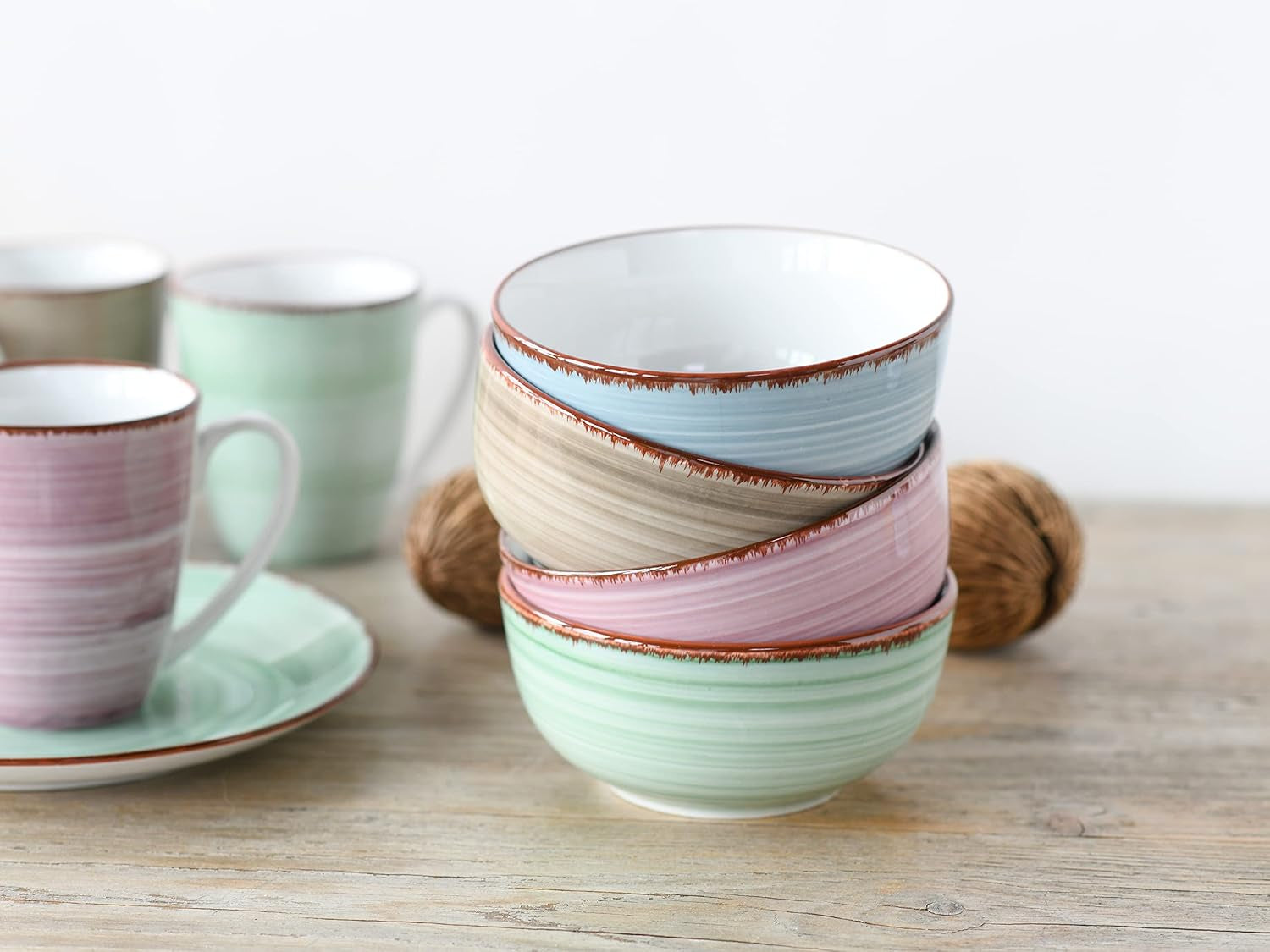 CreaTable, 22582, SAMBA-serien, 16-delt porcelænssæt til 4, Combo-service i porcelæn, Tåler opvaskemaskine og mikroovn, Kvalitetsfremstilling