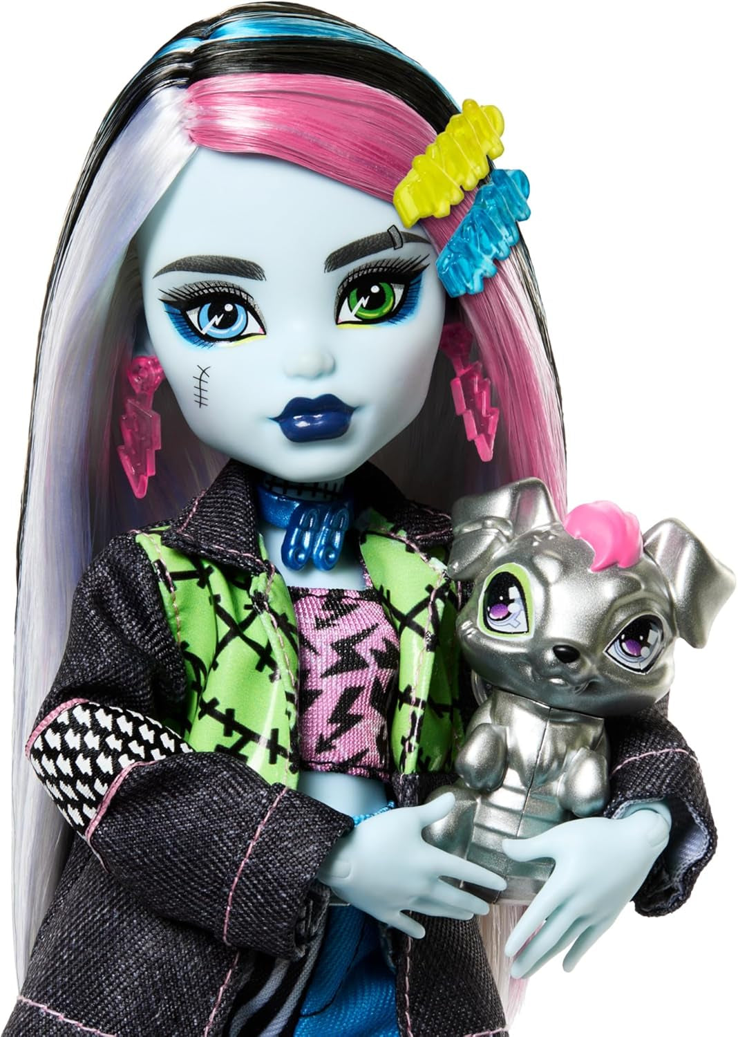 Monster High Frankie Stein dukke i denimjakke og shorts, inkluderer også sin hvalp Watzie og tilbehør såsom en rygsæk, snack og notesbog, HXH73