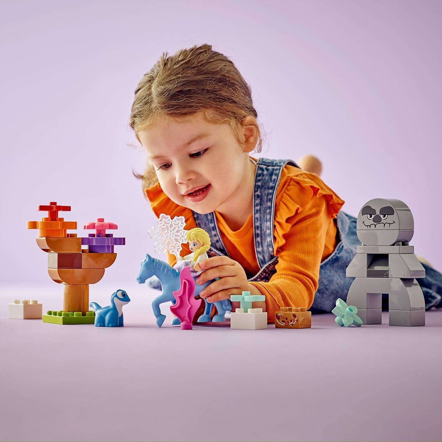 LEGO DUPLO | Disney ELSA og Bruni i den fortryllede skov, isdronning 4 figurer legetøj til 2-årige, førskolegave til piger og drenge 2+ år, baseret på frosne 2 10418 byggesæt Beuche den LEGO-Store