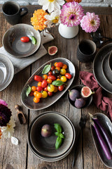 MÄSER 934073 Niara Organic Series Moderne 4-personers servisesæt med spændende vintagelook, 16-delt kombinationsservice med en speciel sort og brun glasurkombination, stentøj