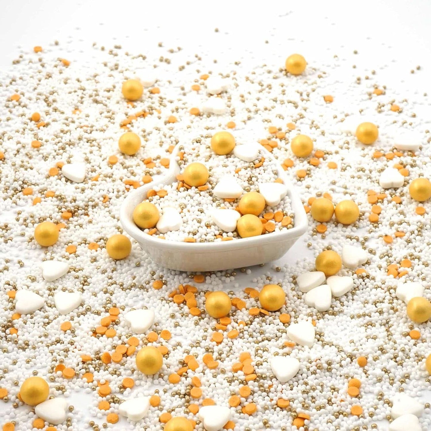 Streusel Glück, Drys med hvide hjerter og gyldne kugler, 40 gram Sprinkles Naty Shop
