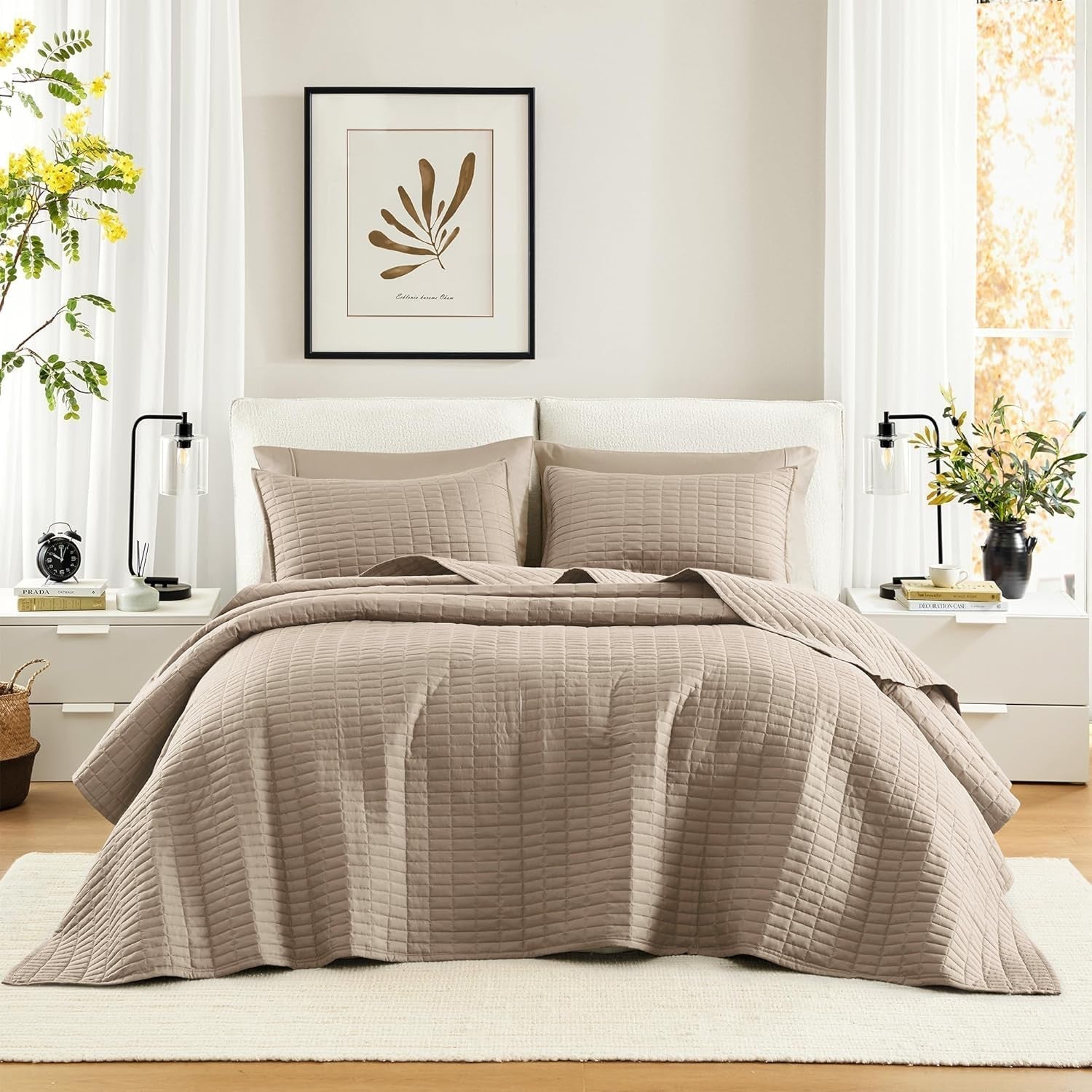 Comfort Spaces Kienna Quilt Sæt, Luksus Sommertæppe, Letvægts, Blødt Sengetøj Helårs, Matchende pudebetræk, Hvid, Tæppe til kingsize senge (264,2 X 228,6 cm), Naty Shop dyner og dyner Taupe Oversized kingsize sengetæppe (120"X118")