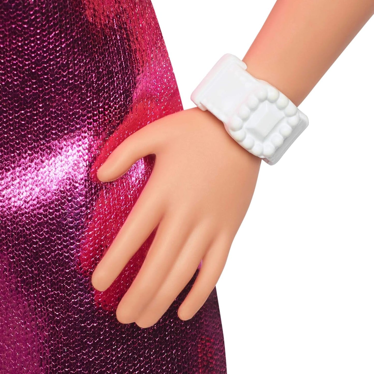Barbie Fashionista dukke nr. 230 med blond hår, pink metallisk minikjole med hjerteudskæring, hvidt armbånd og høje hæle, HYT88