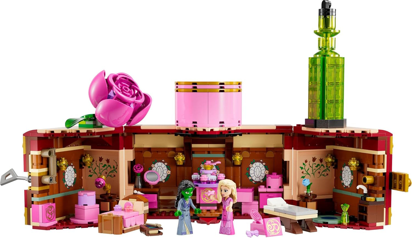 LEGO Wicked Glinda og Elphabas soveværelse - Dukkehus med 2 mini Witches of Oz-dukker, cool tilbehør inklusive blomster og outfits - Kreativt legetøj til piger på 8+ og fans - 75683 Byggesæt Besuche den LEGO-Store