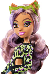 Monster High Scare Adise Island Clawdeen Wolf dukke med badedragt, joggingunderbukser og strandtilbehør såsom visir, vandflaske og bog