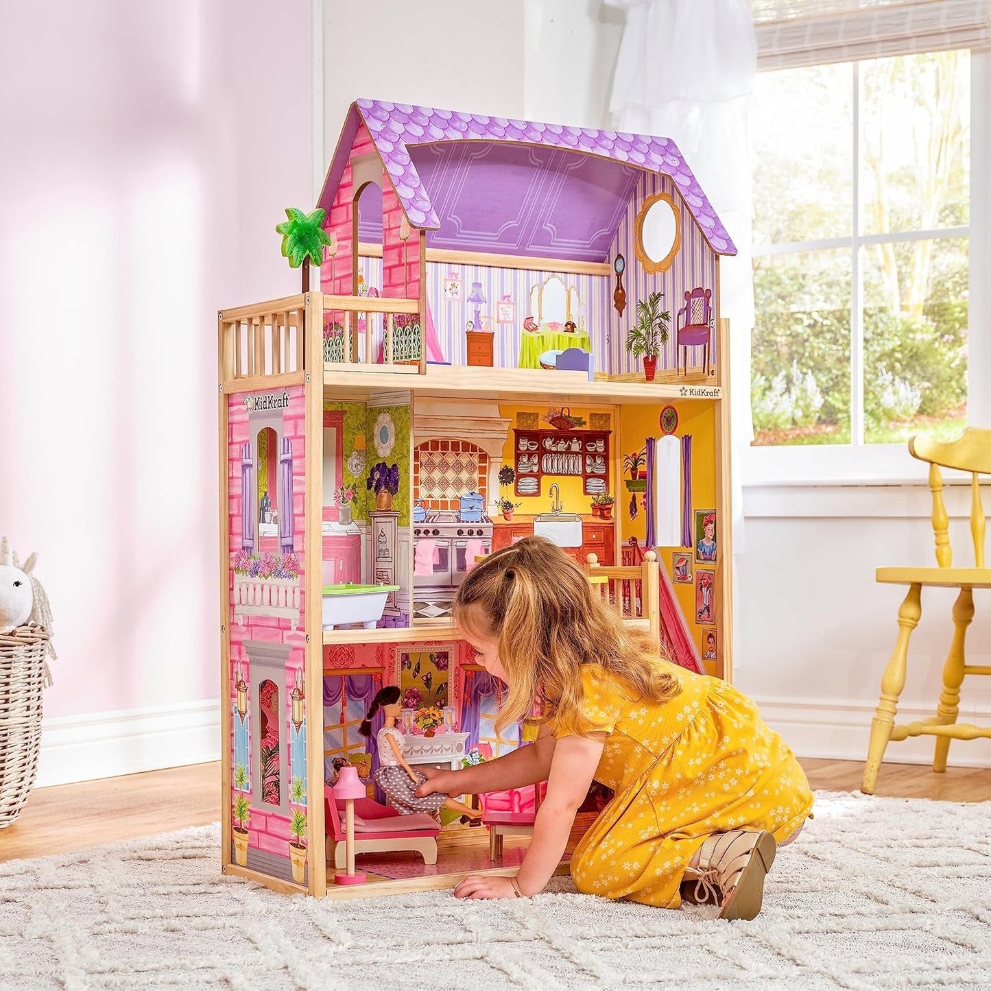 KidKraft Kayla trædukkehus med møbler og tilbehør, 3-lags legesæt til 30 cm dukke, legetøj fra 3 år og opefter, 65092 - eksklusivt på Amazon