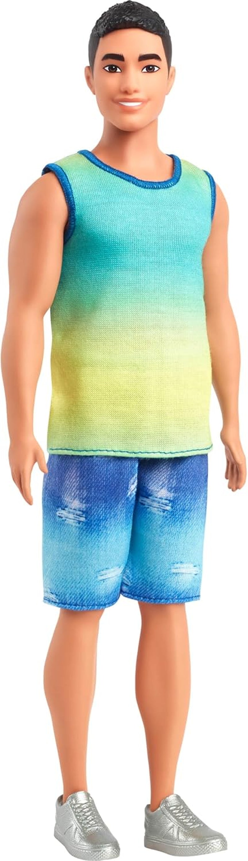 Ken Barbie Fashionista dukke nr. 236 med sort hår, blågrøn ombré tanktop, denimshorts og sølv sneakers, HYV00