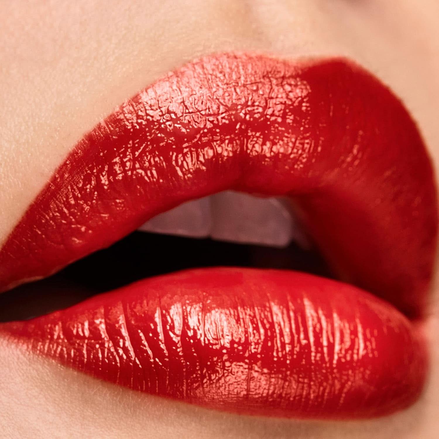 Elizabeth Arden Lip Color, Real Red Cosmetics og Beauty Naty Shop